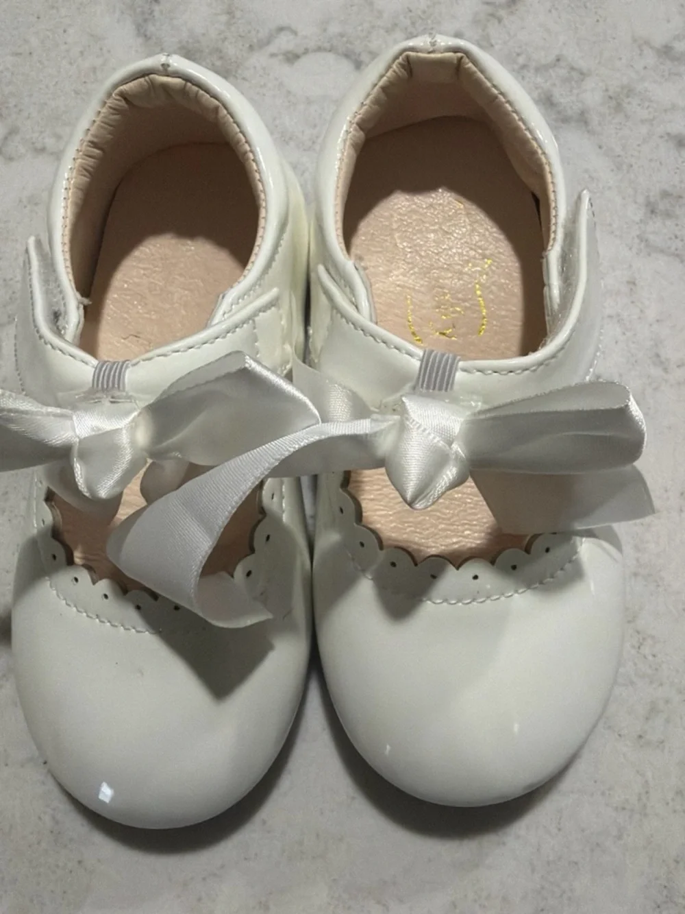 Toddler Girls White Patent Mary Jane Dress Shoes with Satin Bow